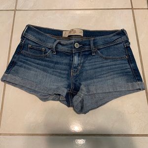 ☼ Hollister low rise short shorts ☼